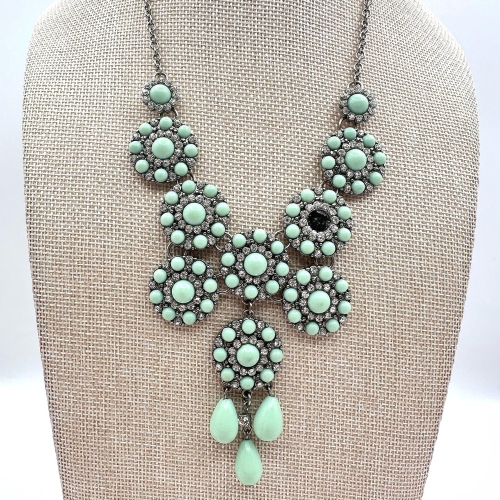 VTG Mint Green Faux Turquoise Rhinestone Bib Necklace Silver Tone Flower Cluster
